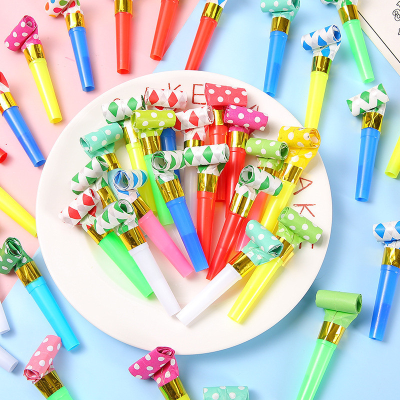 Creative children's cute dragon whistle, telescopic whistle, blow blow roll cartoon toy, baby birthday party horn Application Scenario