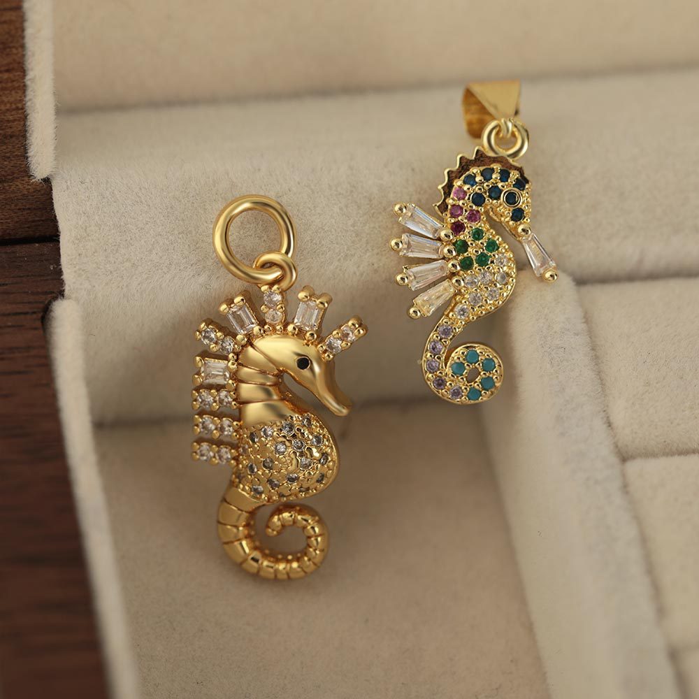 Hot-selling, versatile and fashionable two-color seahorse pendant necklace with gold plating and full diamonds available for wholesale details Picture
