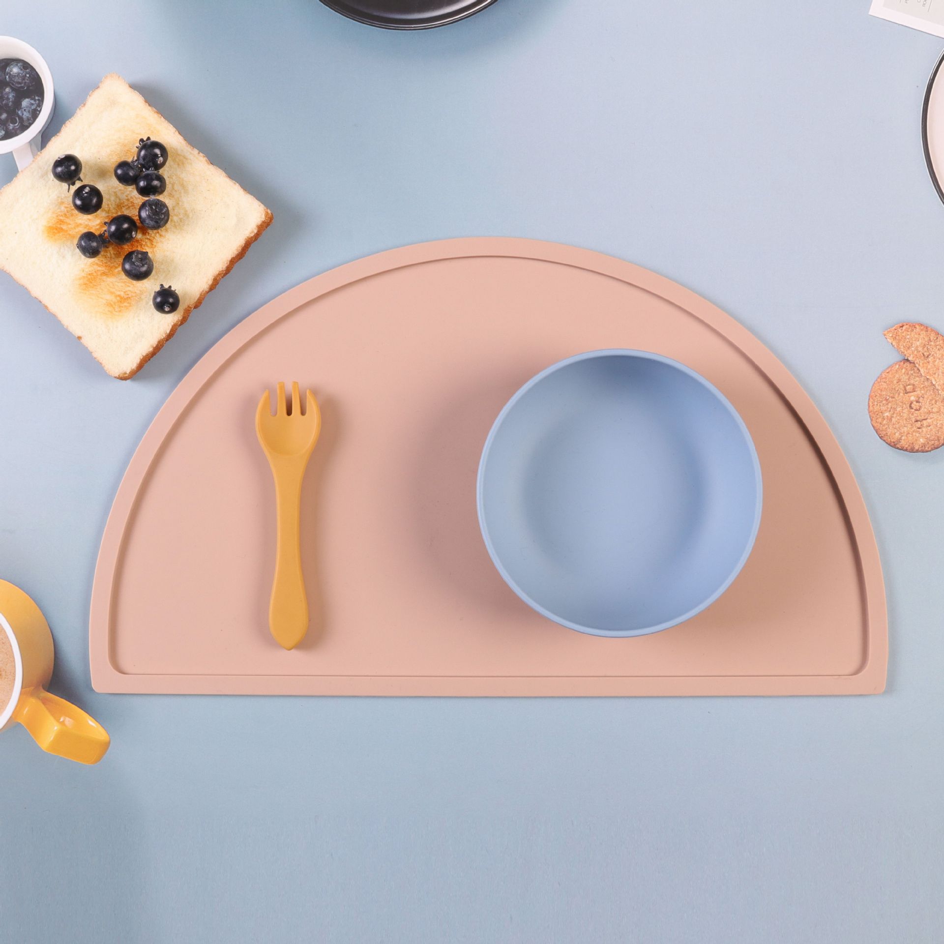 Wholesale of new Western-style placemats, multi-functional children's semi-circular silicone placemats, waterproof and heat-insulating student table MATS Application Scenario