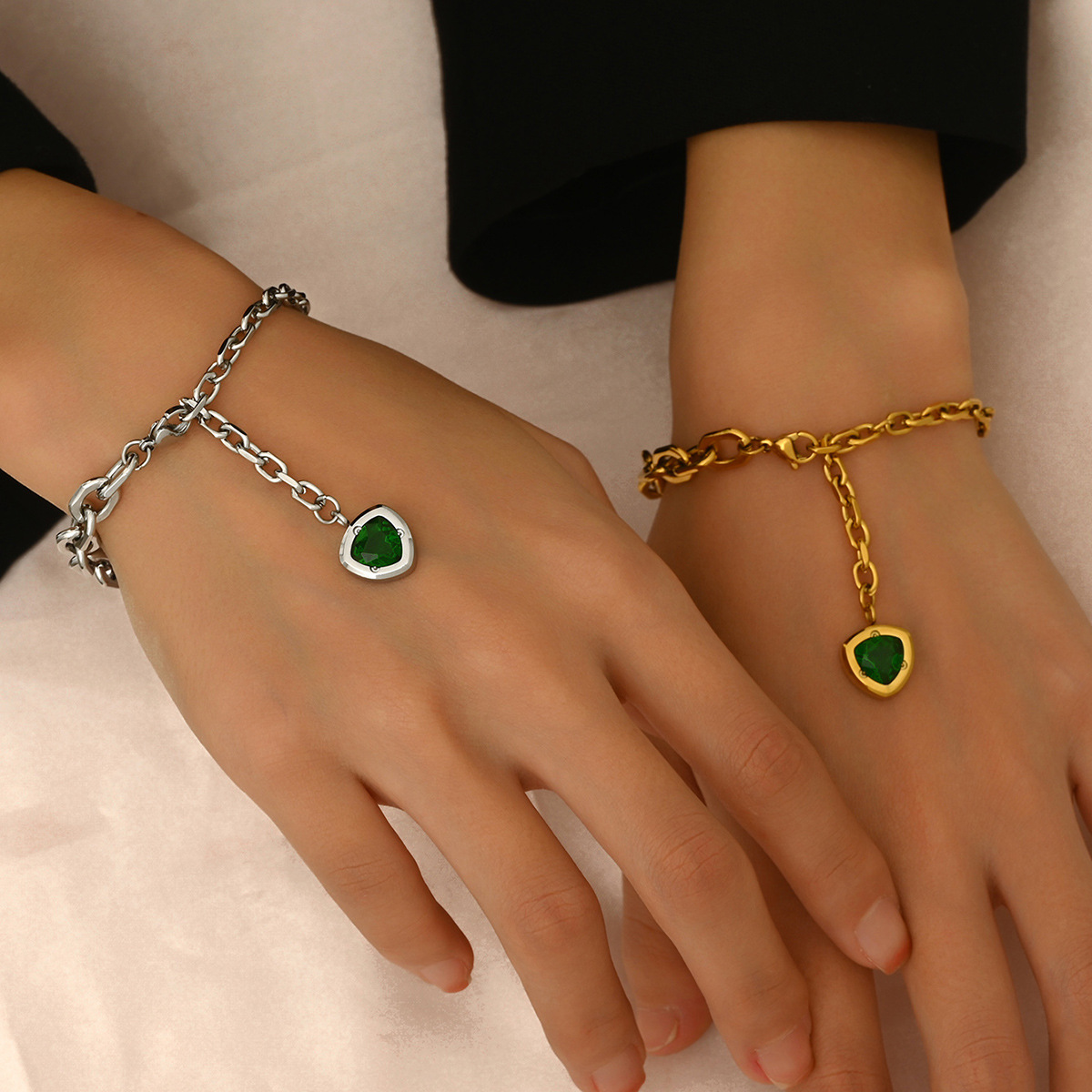 跨境ins风时尚个性高级感钛钢祖母绿锆石轻奢百搭不锈钢女士手链