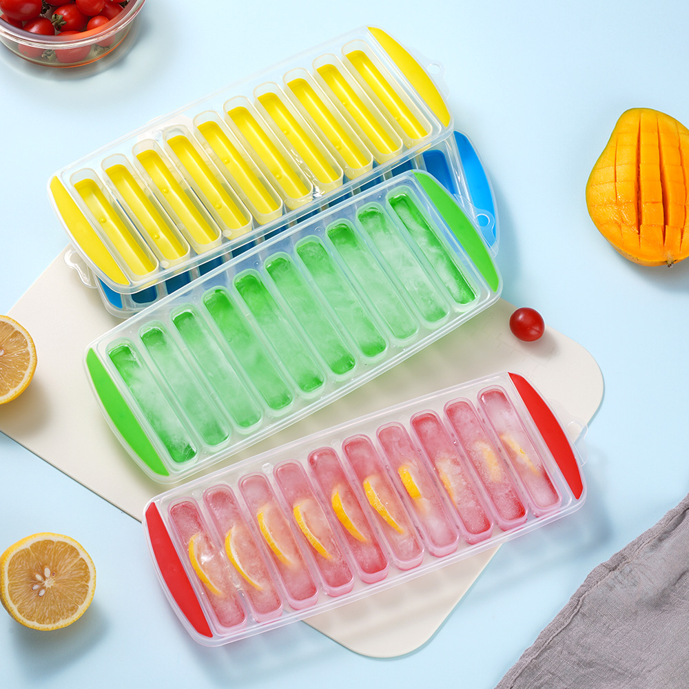 Long ice cube mold with lid, easy to demold, home homemade bar ice box, whisky ice hockey cube tray Application Scenario