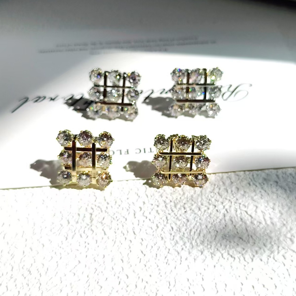High-end and luxurious zircon square stud earrings for women, trendy and individualistic silver needle earrings, 2023 new style full figure