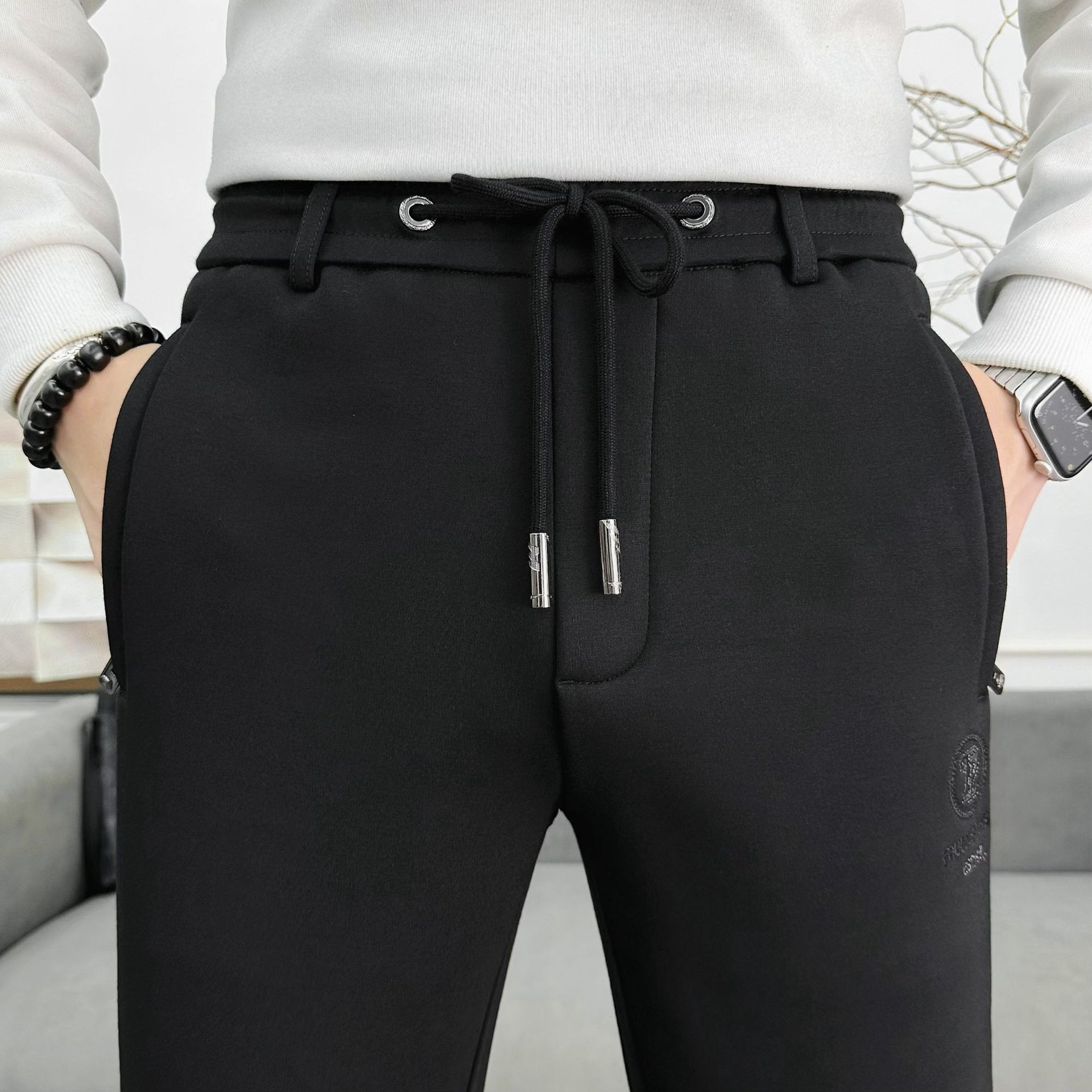 The 2025 new autumn and winter skinny casual pants, sweatpants, men's sportswear pants, men's fleece sportswear and casual pants are all versatile Application Scenario
