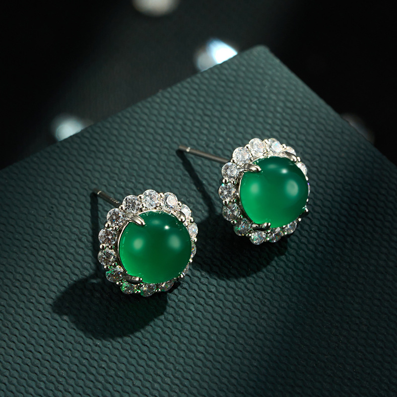 Retro luz de lujo piedras naturales pendientes aleación de cobre con zirconitas incrustadas ágata roja calcedonia piedra ojo de tigre s925 plata agujas auricular Application Scenario