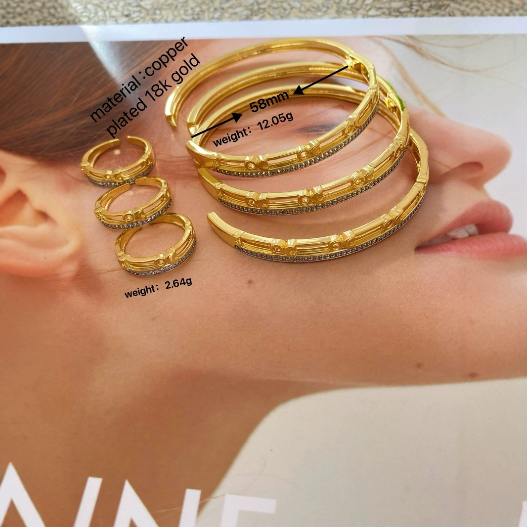 Factory direct sales, cross-border wholesale, 18k gold high-end diamond-encrusted women's paperclip, double-layer ring bracelet, two-color set Application Scenario