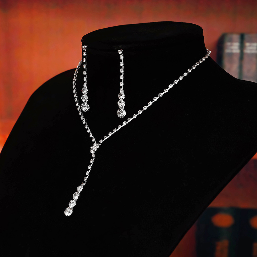 Fashionable European and American light luxury zircon necklace earrings set, bride's wedding dress evening gown accessories, dinner party accessories details Picture