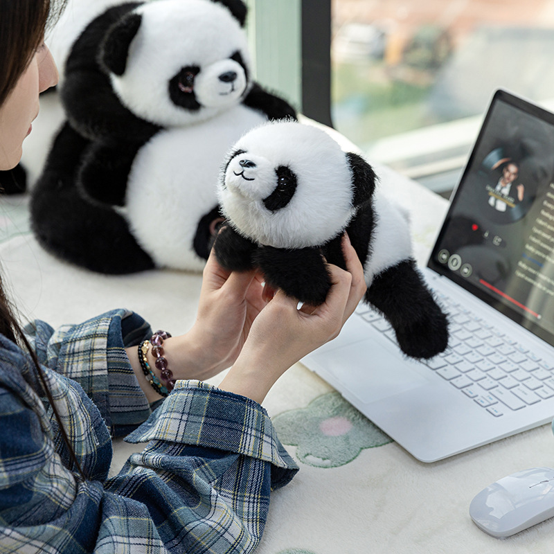 爆款熊猫玩偶公仔抱枕毛绒玩具带颗粒跨境仿真趴趴熊可爱花花熊猫细节图