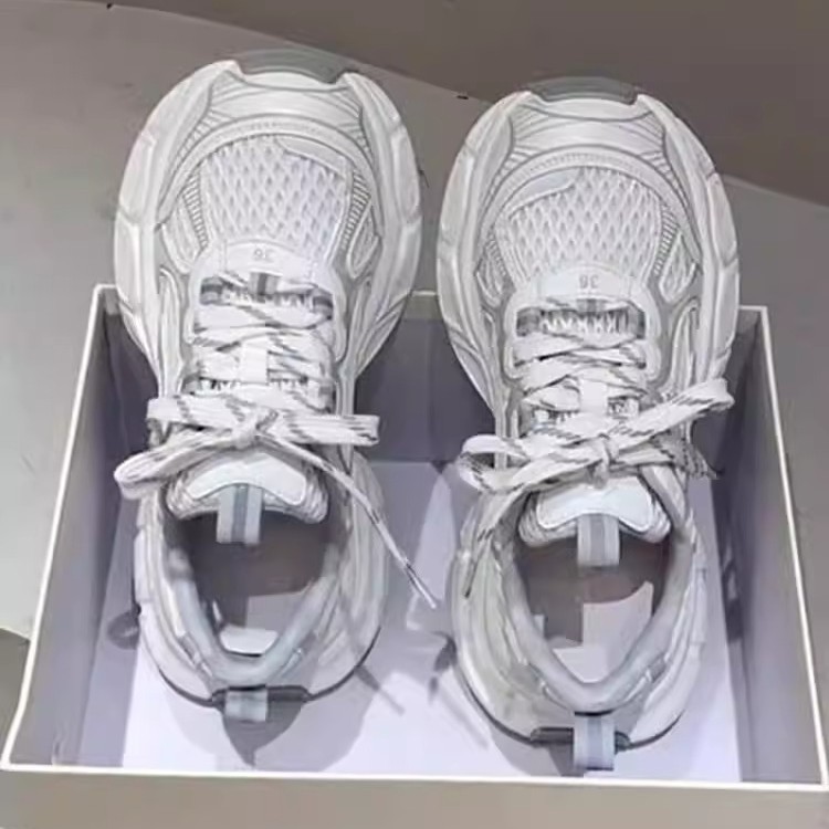 Dad shoes for women 2026 Spring and Autumn New thick-soled breathable sports shoes with lace-up casual shoes are super popular on Instagram and bestsellers