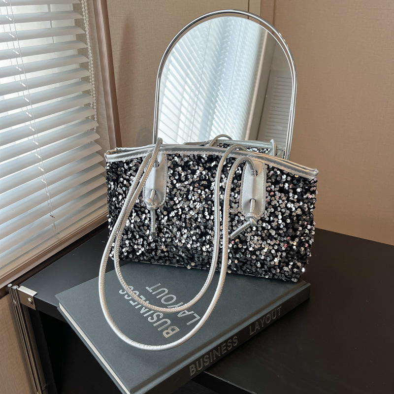 Cross-border new trendy, versatile, high-quality sequined bag for women. Niche design, fashionable and simple single-shoulder bag, sequined women's bag details Picture