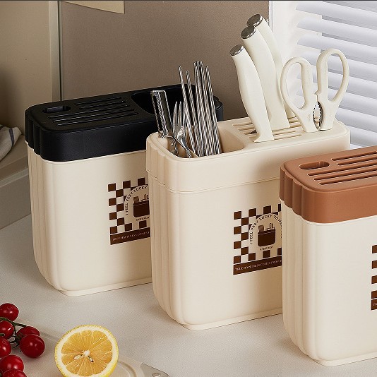 Simple and seamless wall-mounted toothbrush holder, toothbrush cup storage rack, no need for drilling in the bathroom, bathroom washbasin Application Scenario