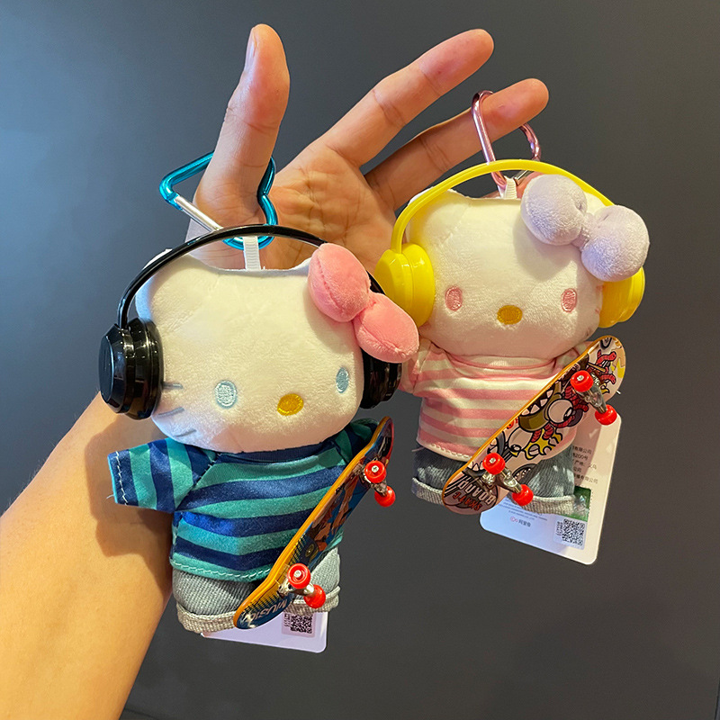 hellokitty keychains, cute gift figurines, schoolbags, bag hangers, kt cat plush and adorable details Picture