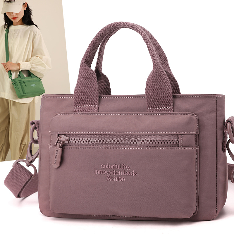 Fashionable and stylish small crossbody bag for women, single-shoulder hand-carried nylon small crossbody bag, fabric bag details Picture