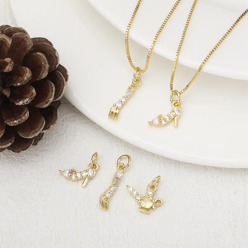 A popular, exquisite, retro, versatile and personalized pendant, collarbone chain, versatile and elegant necklace accessory in Europe and America Application Scenario