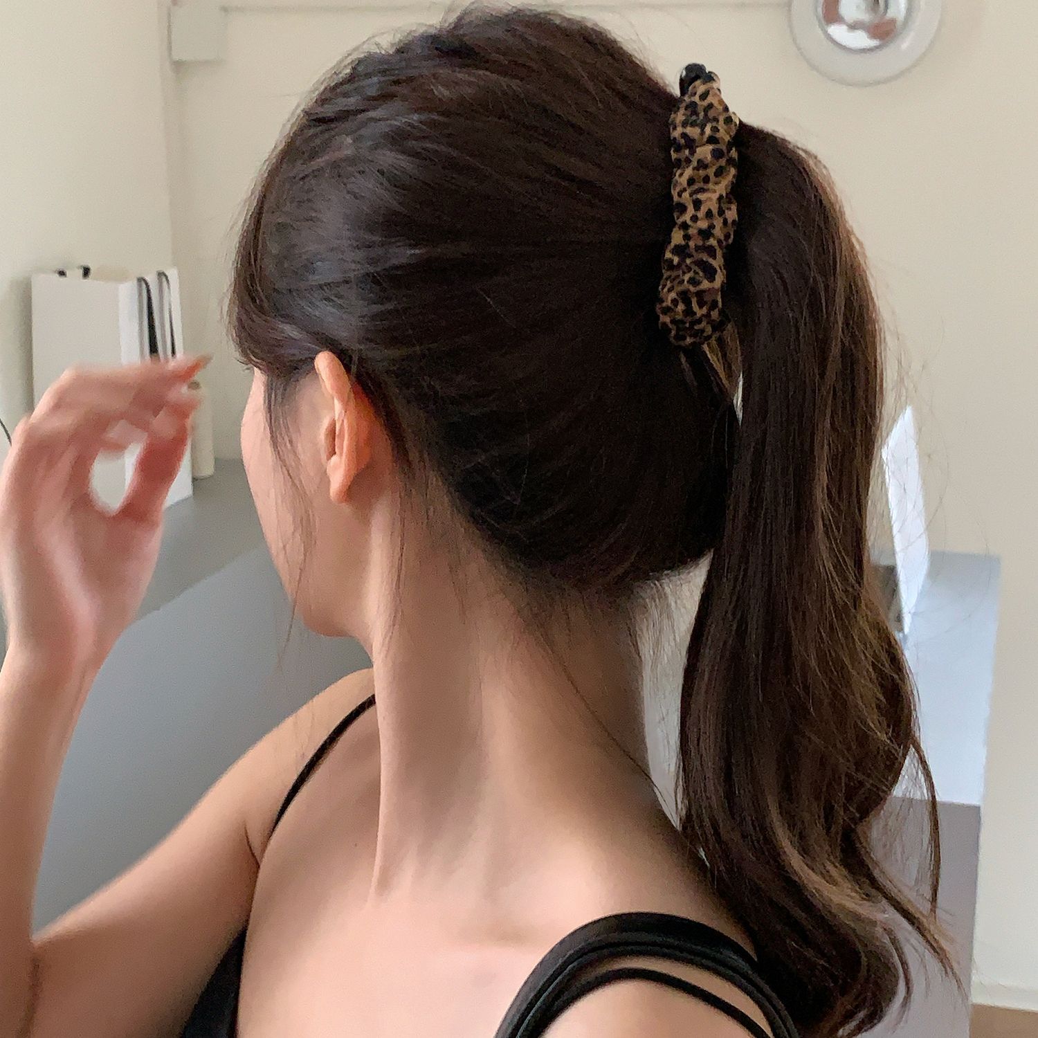 Korean-style cute polka dot leopard print hair clips, fashionable ponytail tie, fabric banana clip hair accessory Item Picture
