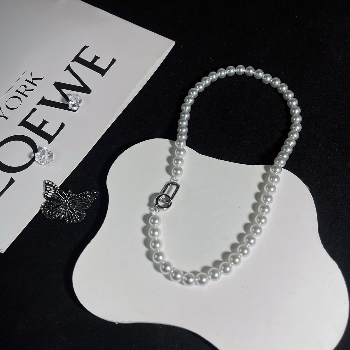 Shi Jia Zheng Yuan Strong Light Large Pearl 8mm Necklace for Women, a new 2024 trendy French collarbone chain high-end accessory details Picture