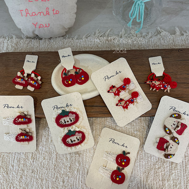 Handcrafted hair accessories, a variety of creative hair clips and headbands, handcrafted fashionable hair accessories, versatile accessories for girls details Picture