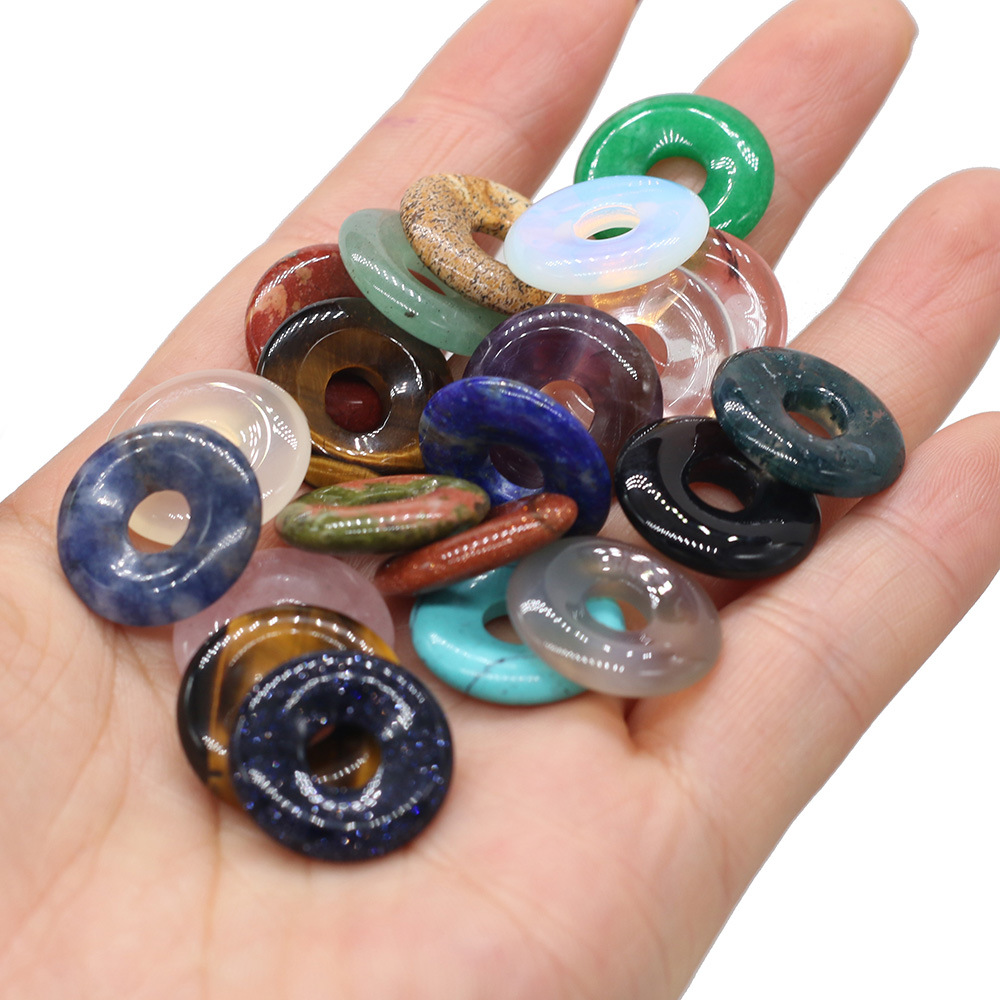 Exquisite natural stone semi-precious stone beads, large-hole beads, DIY jewelry accessories, handcrafted necklaces, wholesale Application Scenario