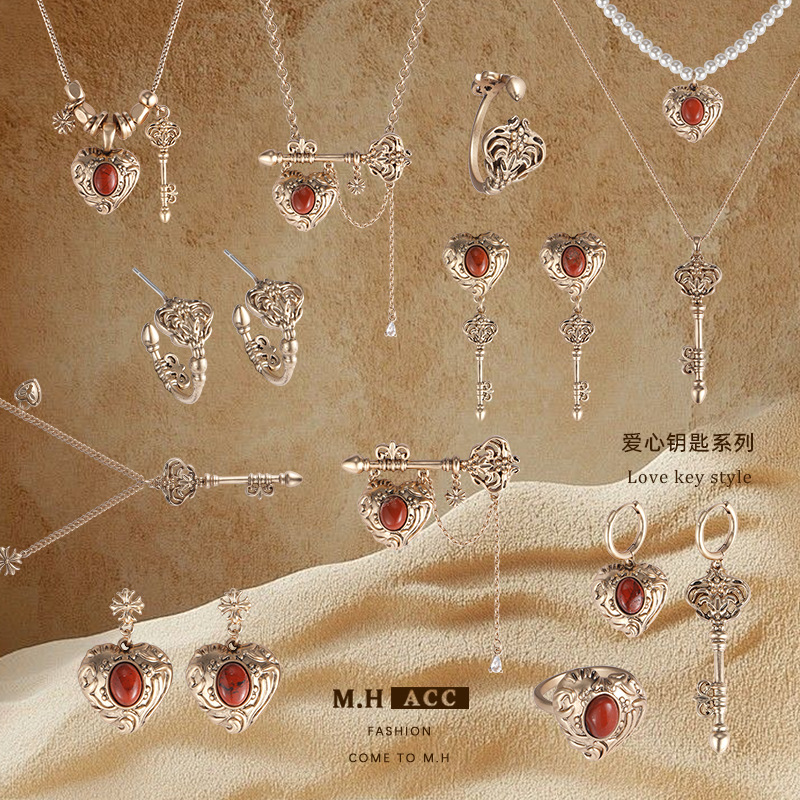 Original design sense lock core series light luxury unique fashion earrings, women's ins sweet cool retro high-end style earrings