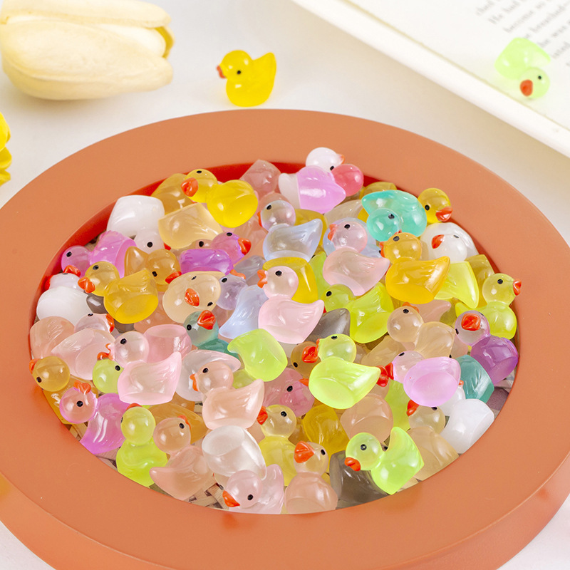 Luminous little duck, red, orange, green, blue, purple, pink, transparent, colorful mini simulation miniature animal model, sand table doll Specification image