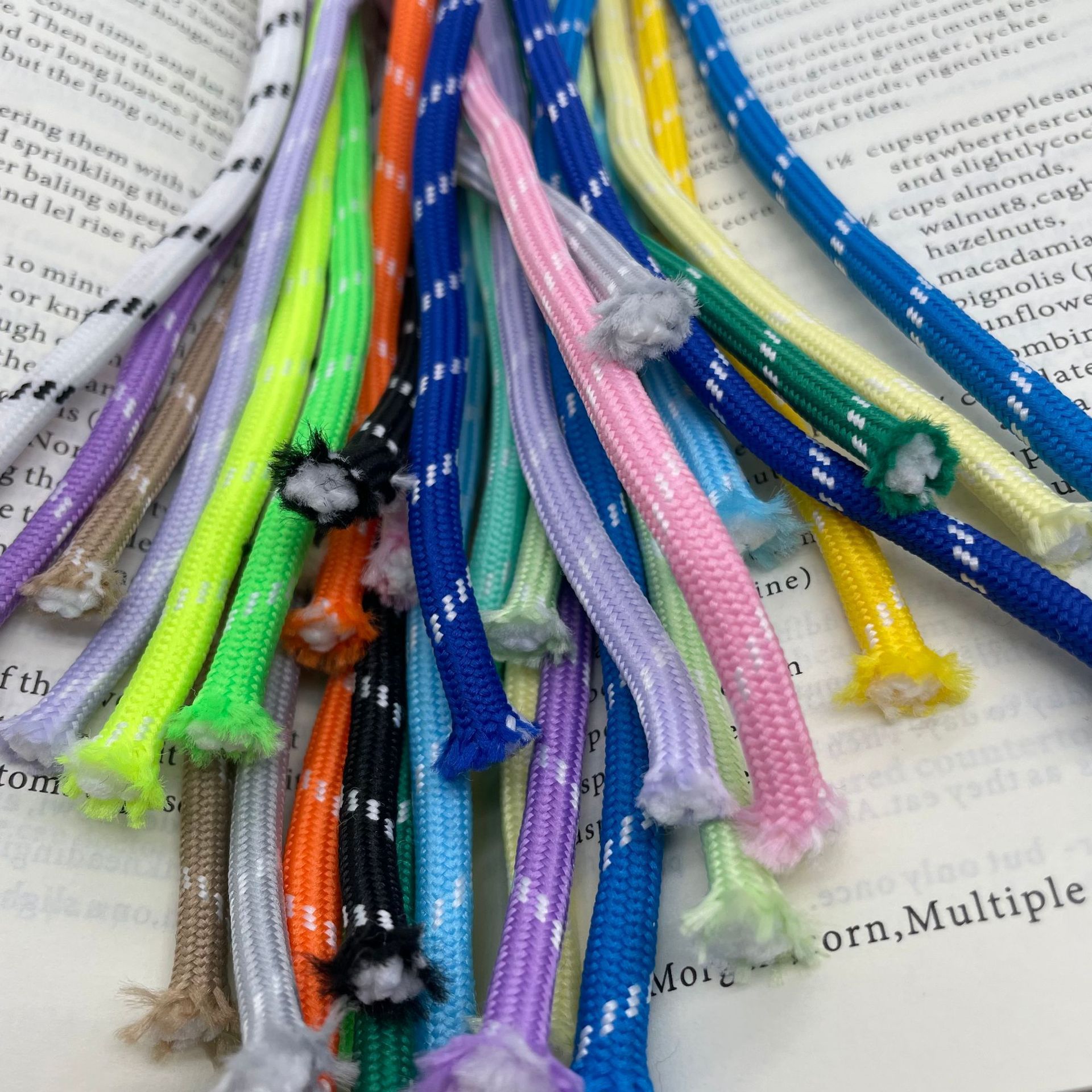 Wholesale and in-stock 5MM colored dotted polyester low-elasticity filament DIY hand-woven rope, mobile phone lanyard, shoelace semi-finished products