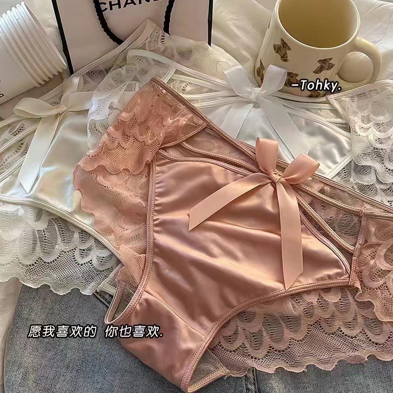 French-style pure high-slit satin lace underpants for export to Europe, America and Africa, with a feminine feel, breathable and lightweight, bow and cutout low-waisted triangle pants Specification drawing
