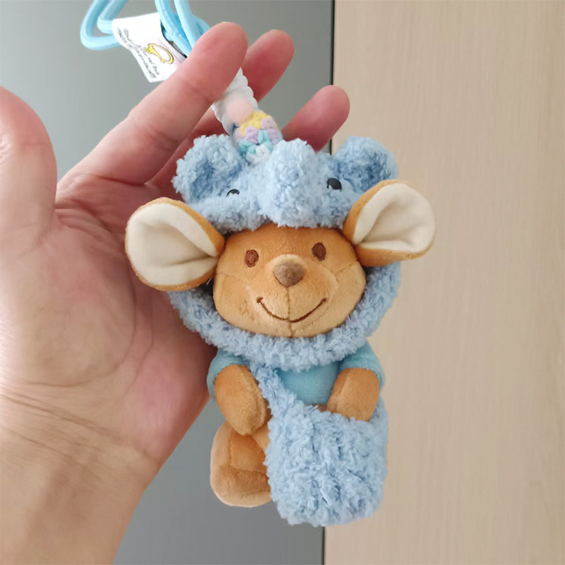 Creative little bean figurines, plush pendants, keychains, cute bags, hanging decorations, accessories, birthday gifts, claw machine dolls Application Scenario