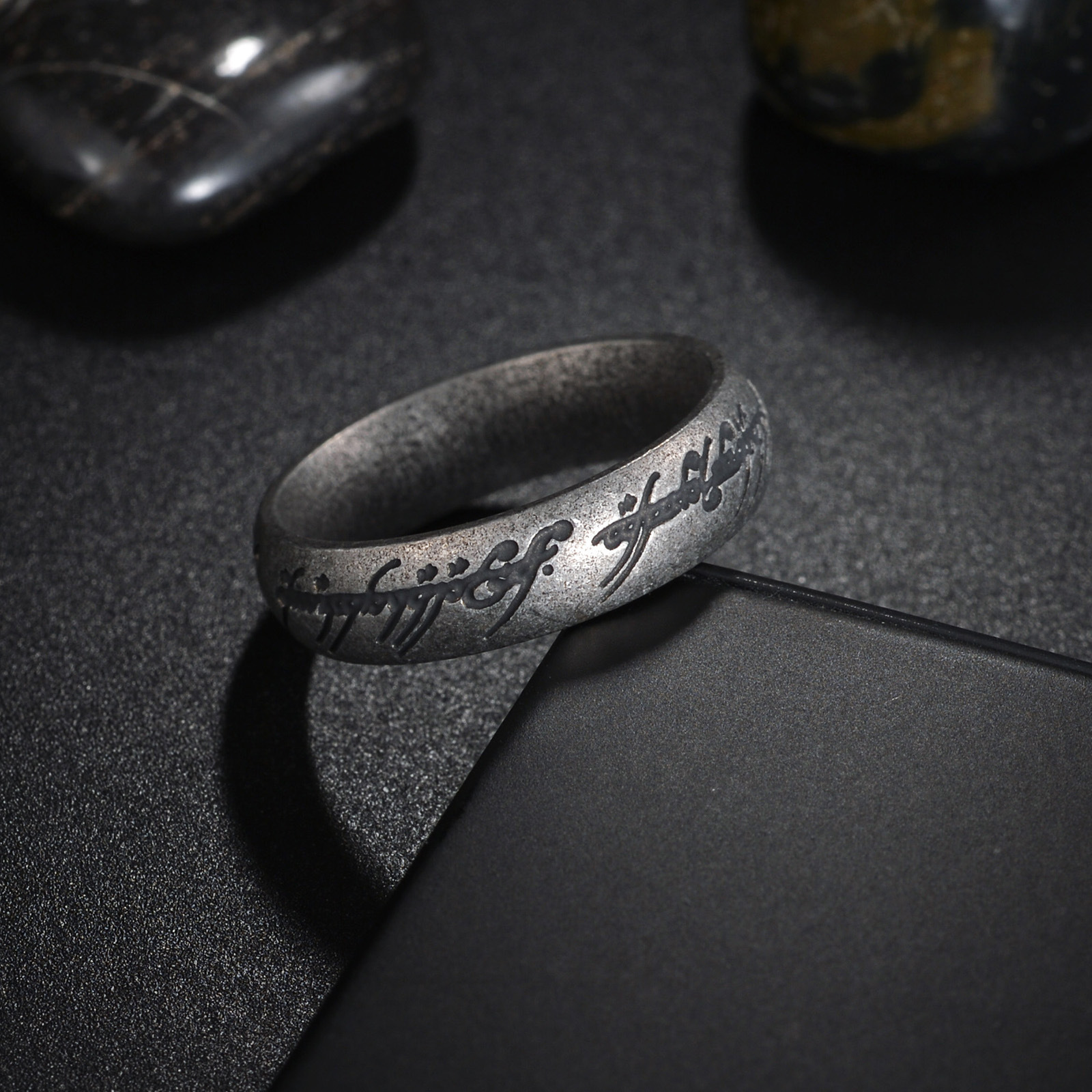 2024 Amazon's popular new European and American jewelry, aged titanium steel men's ring, the King of Rings details Picture