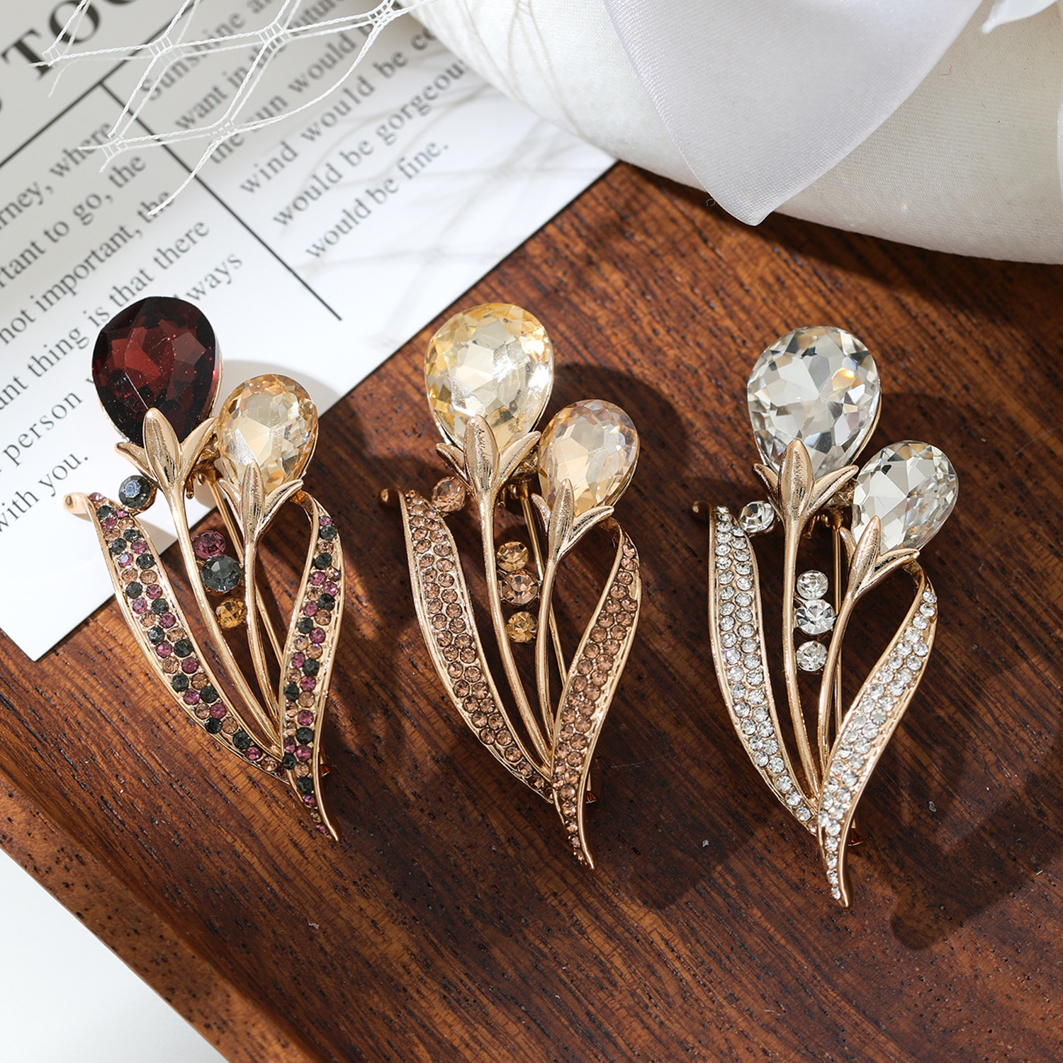 精致郁金香女高档水晶胸花百搭气质高端时尚别针大衣外套胸针配饰