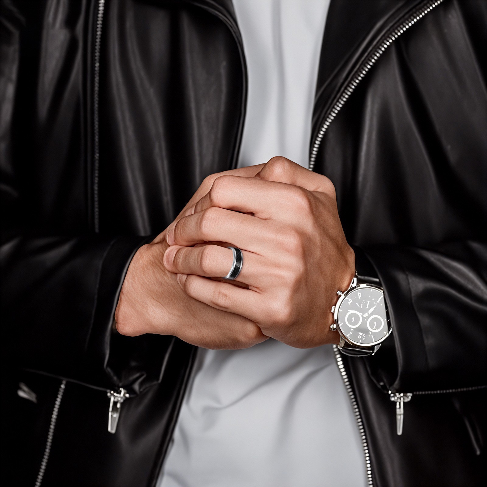 Cross-border supply of fashionable and personalized carbon fiber titanium steel rings, simple stainless steel seal rings and accessories from Europe and America Specification image