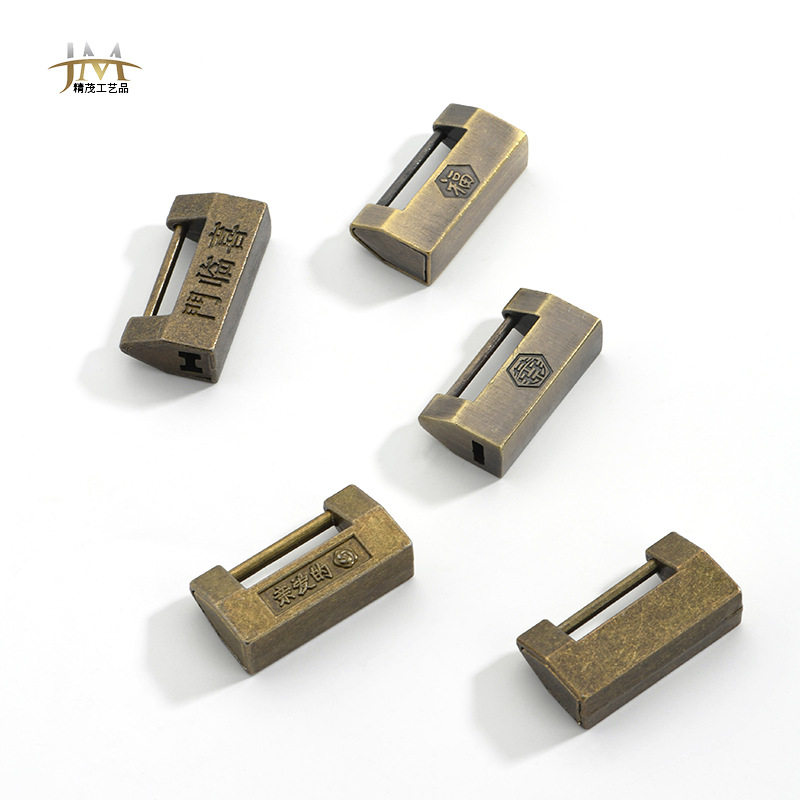 京八棱手串/锌合金武器白底实物图