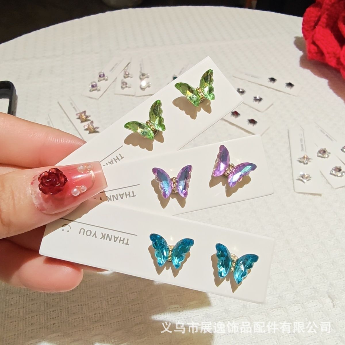 爆款极光幻彩水晶蝴蝶钻美甲钻饰品爆闪立体蝴蝶闪钻指甲配饰批发