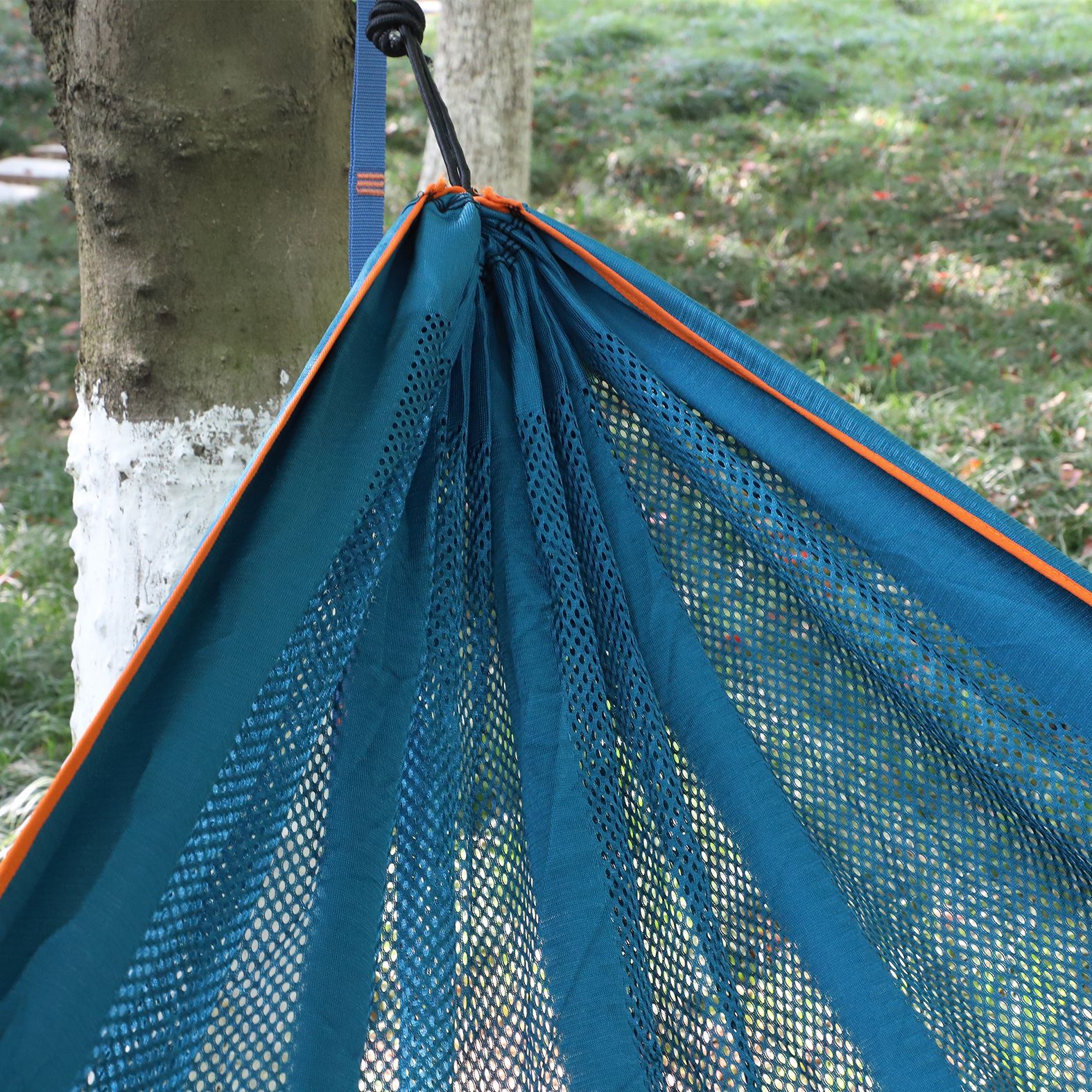 2025 Cross-border Summer Ice Silk Hammock Outdoor Camping and Leisure Anti-rollover Hammock Indoor and Outdoor double Outdoor autumn Application Scenario