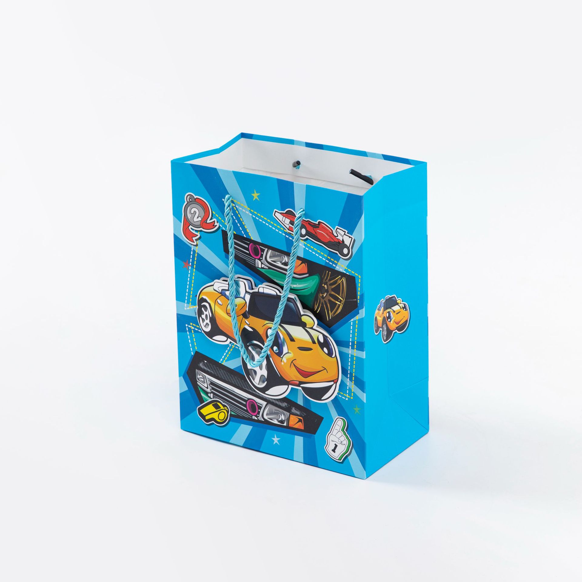 Wholesale gift bags, children's red cartoon car handbags, non-woven fabric packaging bags, party birthday gift bags, and souvenir packaging Application Scenario