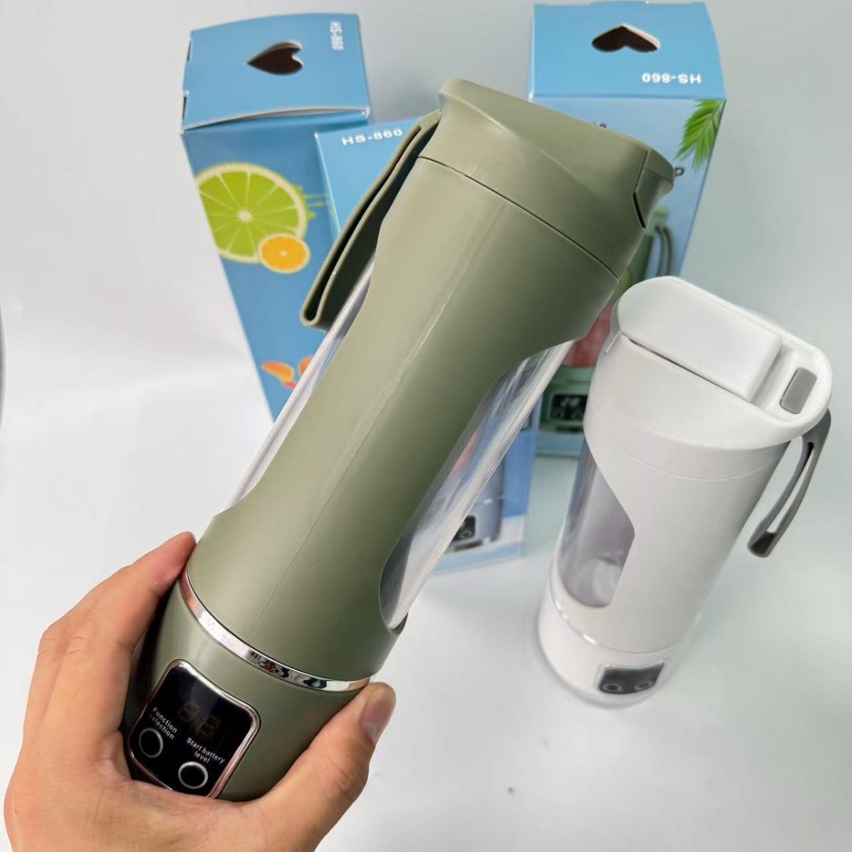 Cross-border juicing cup with 12 blades, fully automatic household ice crushing, rechargeable portable juicer, outdoor travel cup, large capacity Application Scenario