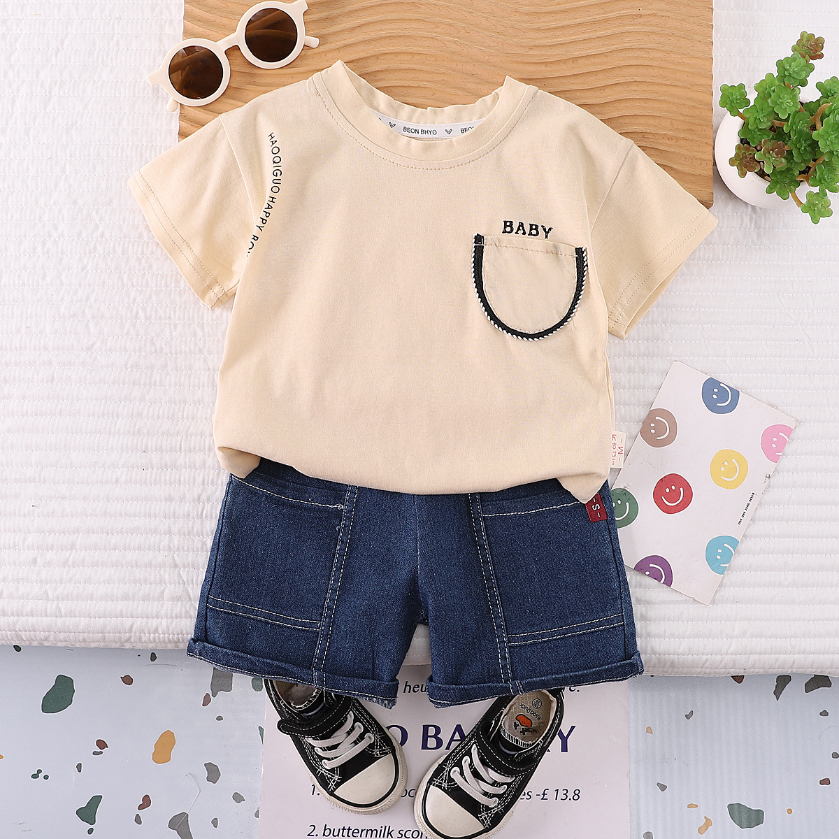 Cross-border exclusive children's summer set, new short-sleeved T-shirt and jeans two-piece set for boys and babies, wholesale for export Application Scenario