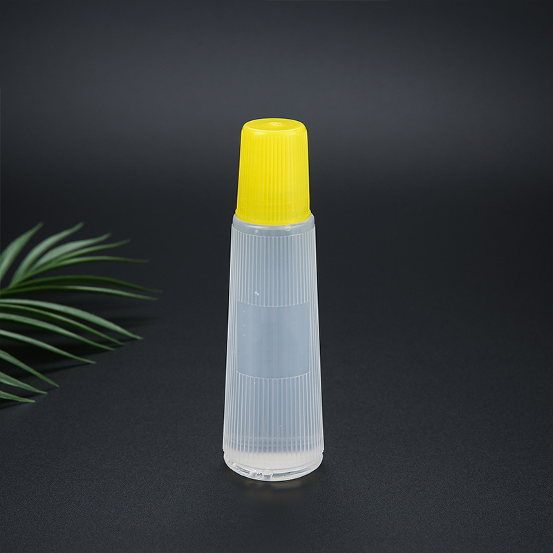 Botella plástica multifuncional 500ML botella de pegamento líquido transparente de cuatro lados con tapa amarilla para el almacenamiento de alimentos de la medicina aplicable Application Scenario