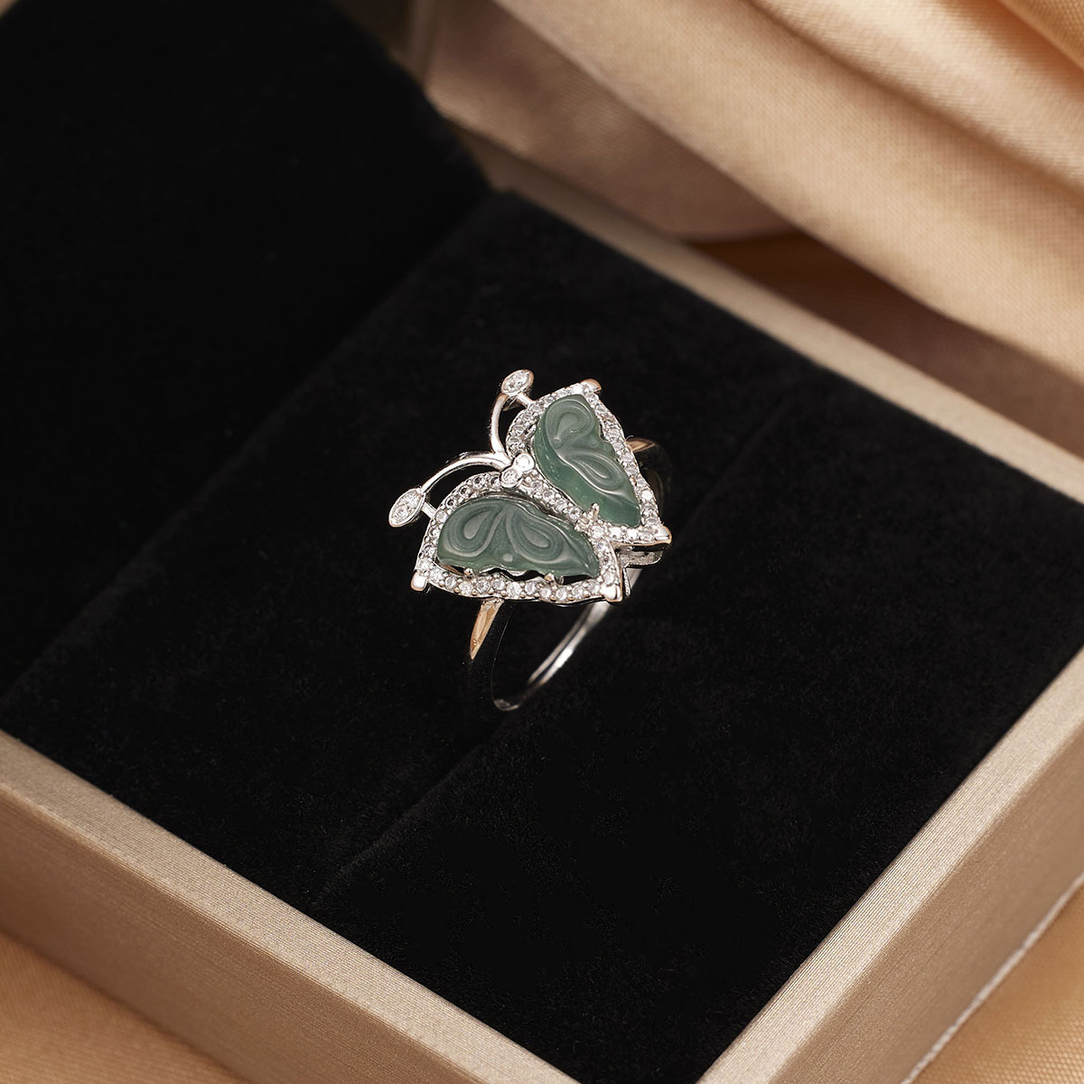 蝴蝶戒指女复古精致天然翡翠危料天空蓝种水高级感手饰批发