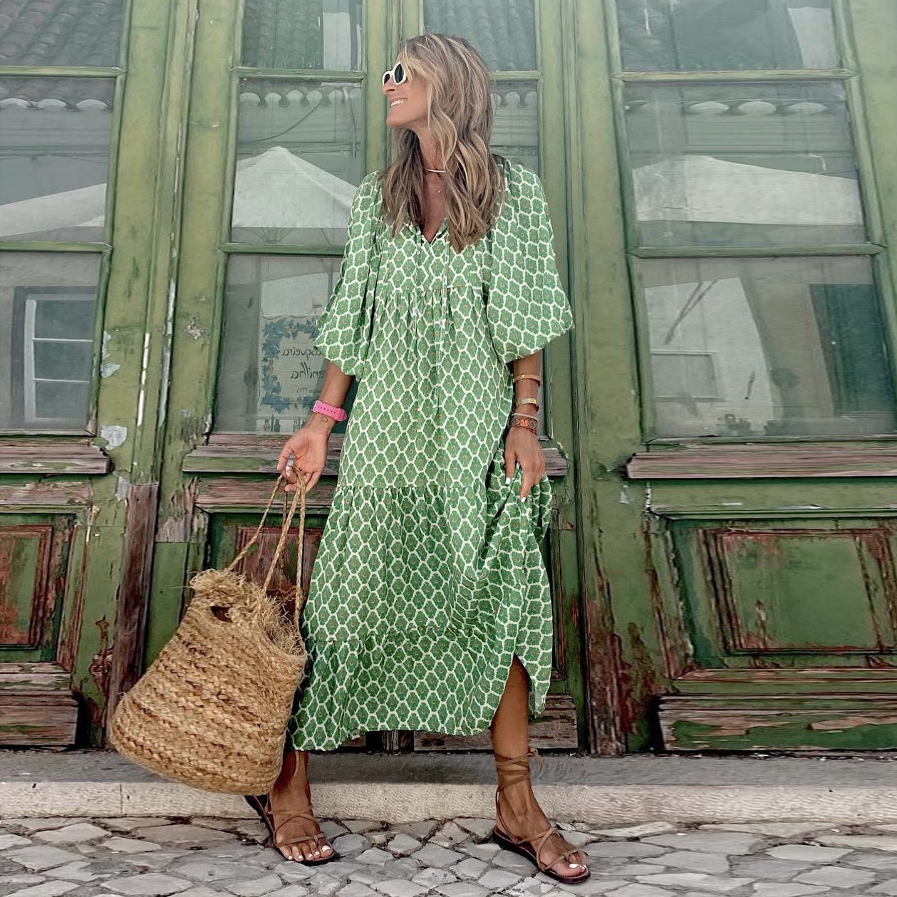 The popular geometric printed puffed-sleeve dress on the independent store in the autumn is a large-sized women's dress that is going viral on the streets details Picture
