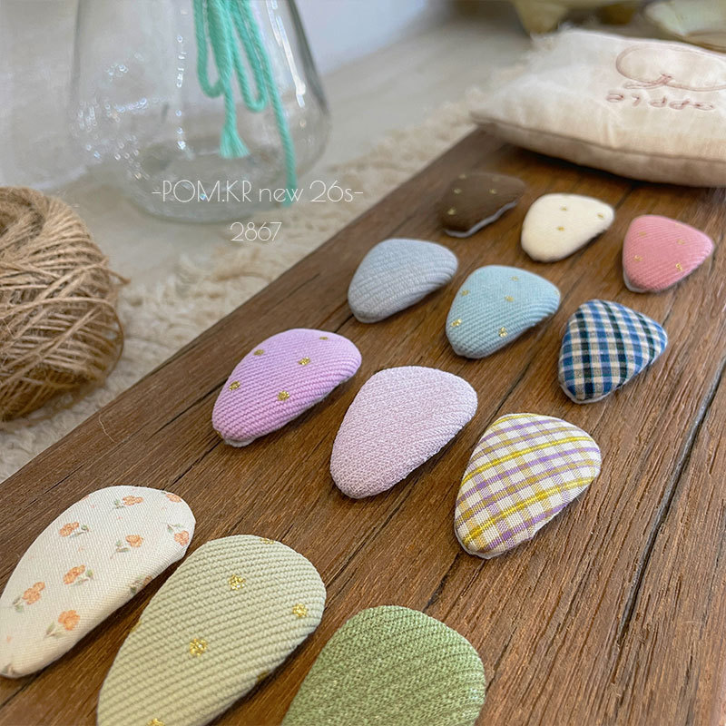 New Korean-style floral checkered fabric hair clips for children and babies, side forehead bangs clips, double-fitting bye-bye hair accessories Application Scenario