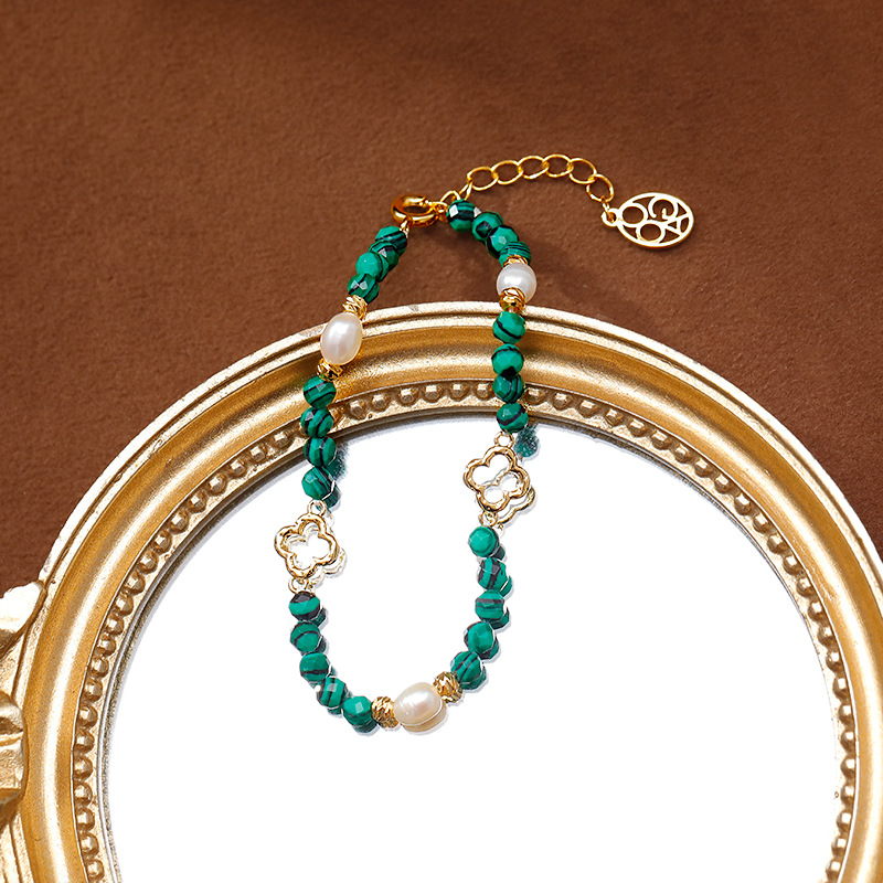 Gentle and elegant freshwater pearl malachite bracelet, noble and retro emerald beaded, simple hollowed-out pattern jewelry Specification image