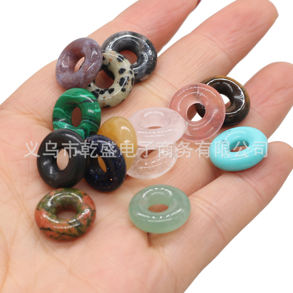 Natural stone, crystal, agate, peace pendant, tiger's eye stone, rose quartz, large hole beads, 18mmdiy jewelry accessory necklace Application Scenario