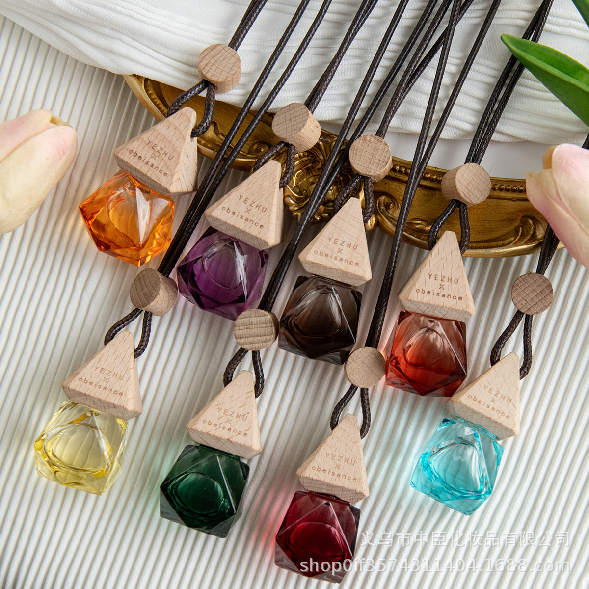 Car aromatherapy pendant, car interior pendant, essential oil perfume, long-lasting deodorizing gift, long-lasting fragrance for 90 days