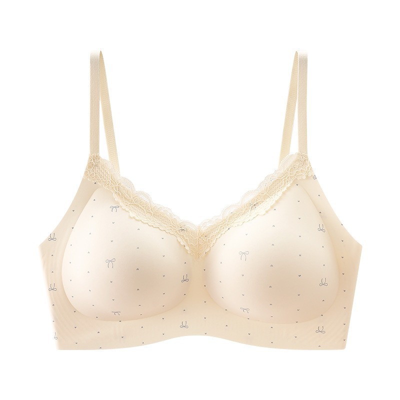This seamless and rip-free lingerie exudes a girlish charm, offers a comfortable nude feel, gathers the accessory breasts, and features a French floral print anti-sagging bra cover Item Picture