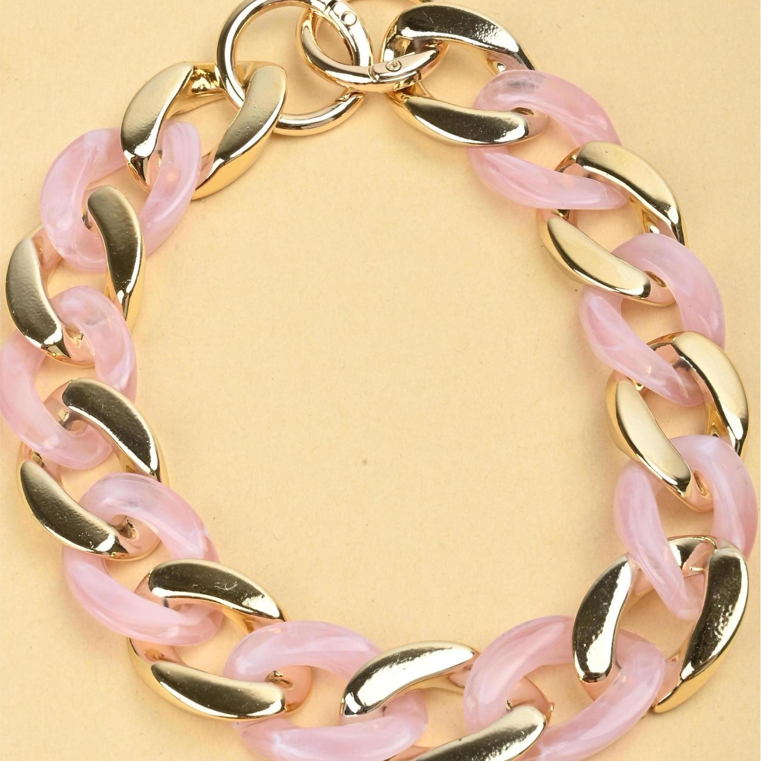 Fashionable metal color-blocking acrylic mobile phone pendant chain, mobile phone chain, ladies' wrist strap, mobile phone chain, bag chain, direct supply from the manufacturer