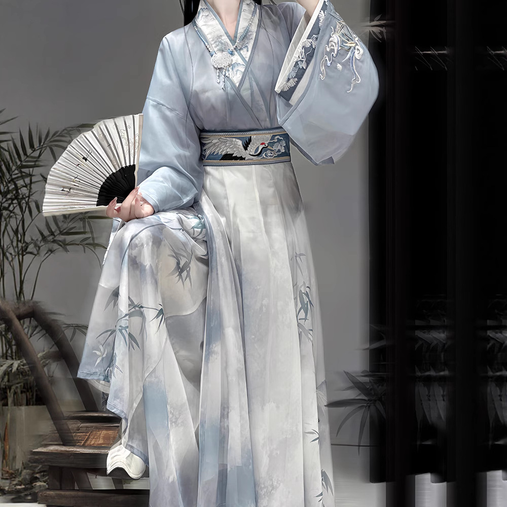 A summer Chinese-style and chivalrous set of women's Hanfu with a cross-collar collar details Picture