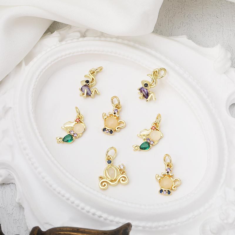Innovative design DIY copper micro-inlay pendant bracelets, necklaces, earrings, keychains and other accessories are versatile and high-end, plated with 18k gold full figure