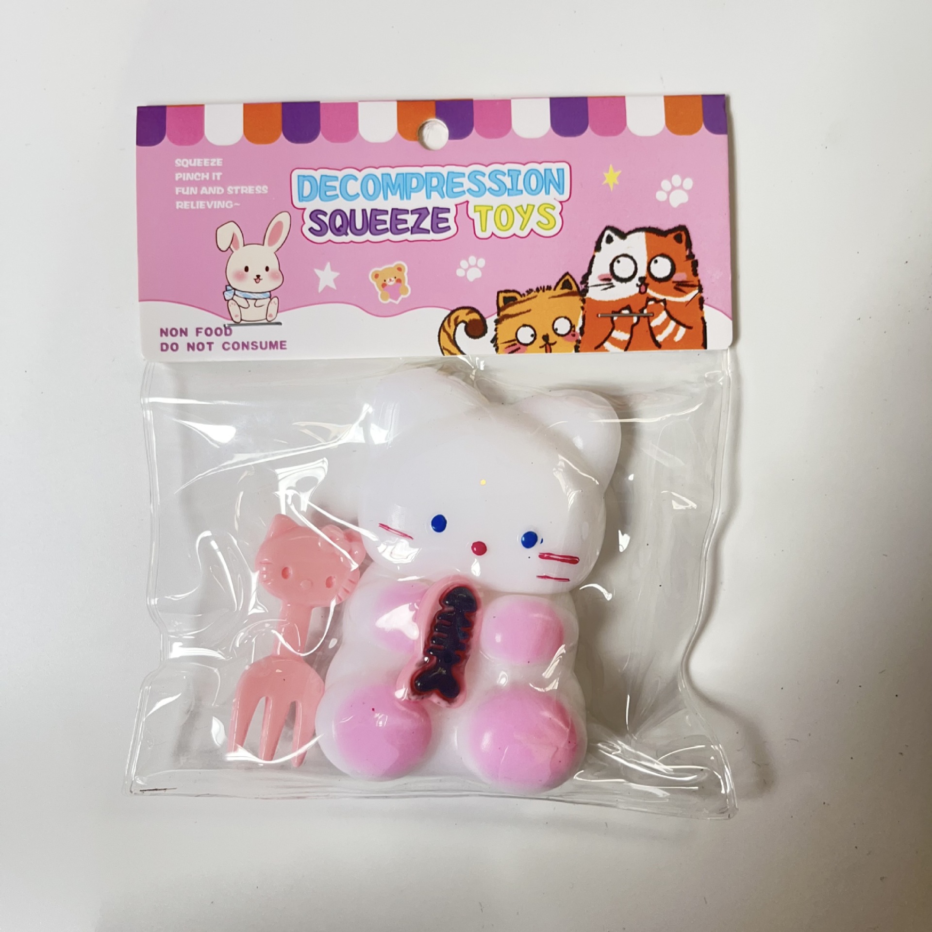 Cute and adorable cat-shaped balls with a muddy texture, a delightful little cat toy gadget