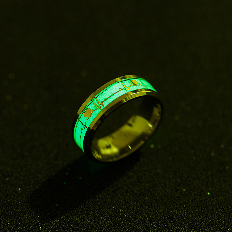 Amazon's best-selling Valentine's Day accessory: 8mm carbon fiber ring for couples, electrocardiogram heartbeat, titanium steel ring Application Scenario