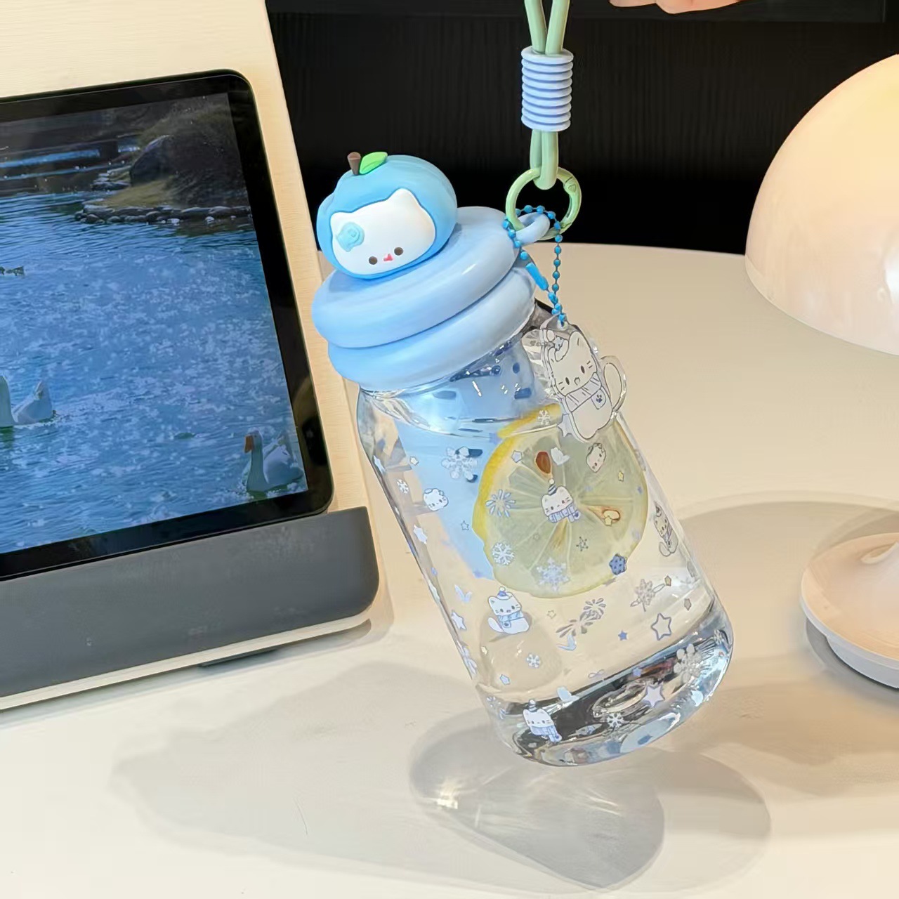 Cute apple cat drawstring water cup with tea strapping, large capacity, high-temperature resistant, anti-drop, special cup for students in class Specification image