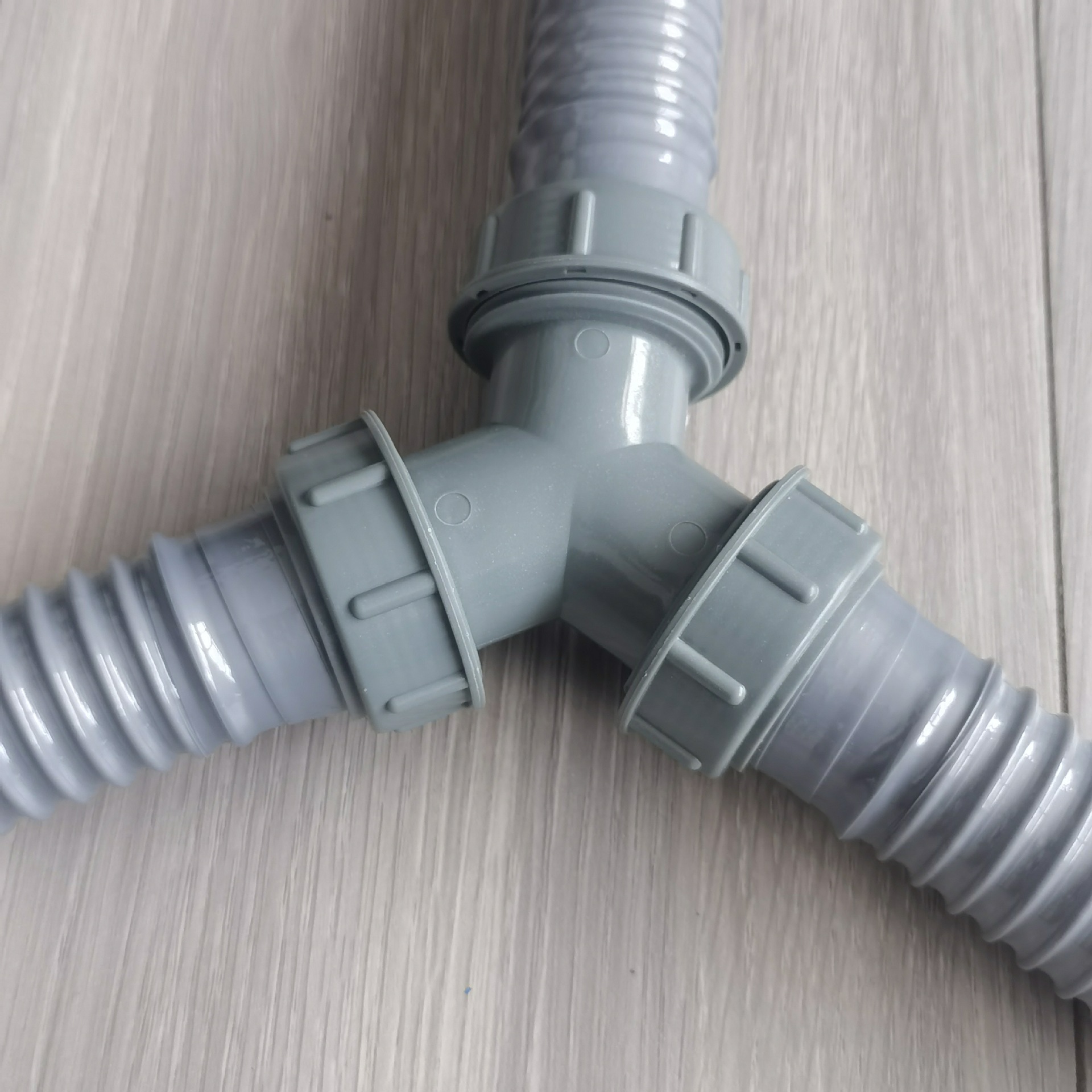 One-inch three-way buckle three-way socket 32 drainage pipe and sewer pipe two-in-one two-in and one-out three-way joint without glue Application Scenario